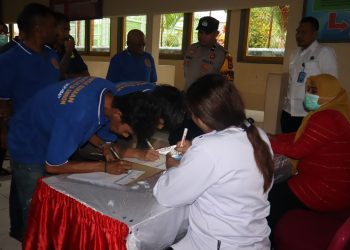 Komitmen Bersih Narkoba, Lapas Ambon Gandeng BNN, Dinkes, dan Polsek Baguala Gelar Tes Urine Massal