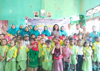 Bunda PAUD Maluku Kunjungi PAUD Gumumae-Bula : Tanamkan Kasih Sayang dan Gizi Sejak Dini