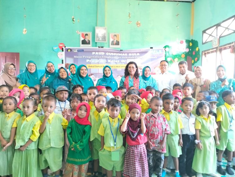 Bunda PAUD Maluku Kunjungi PAUD Gumumae-Bula : Tanamkan Kasih Sayang dan Gizi Sejak Dini