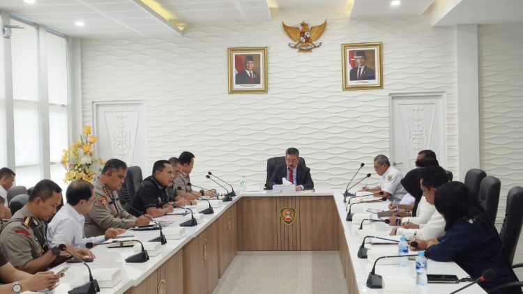 Bentuk Tim Terpadu, Gubernur: Gunung Botak Harus Tertib Permanen