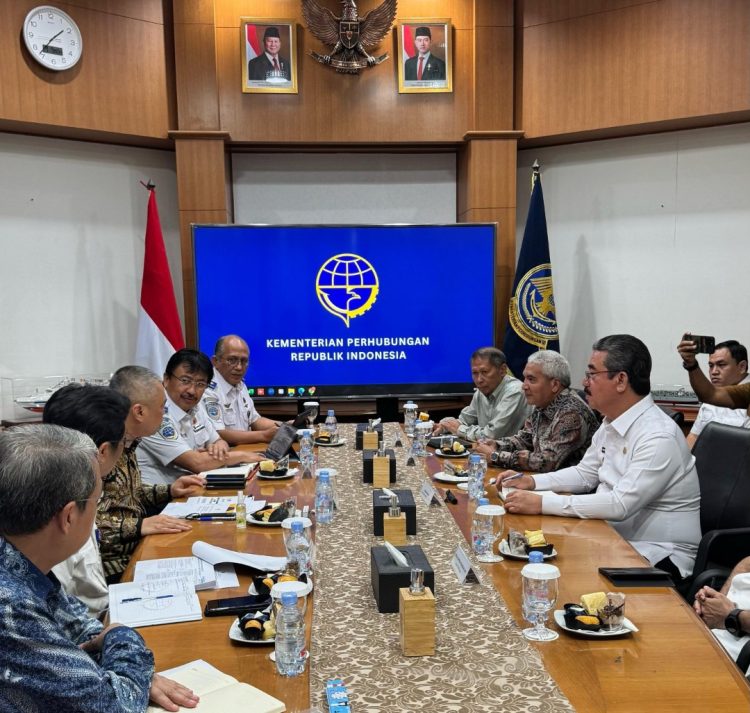 BANGUN MALUKU DI SEKTOR PERHUBUNGAN, GUBERNUR MALUKU AUDIENSI DENGAN MENHUB