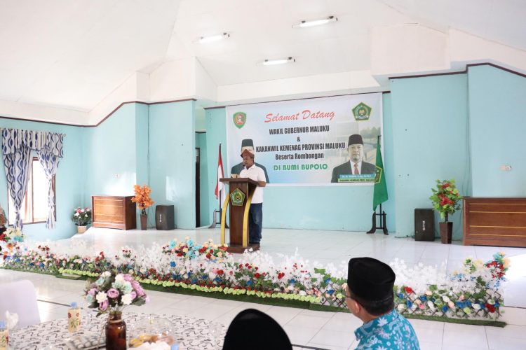 Peletakan Batu Pertama PLHUT Kabupaten Buru, Wagun Abdullah Vanath Harap Pelayanan Kepada Masyarakat Optimal