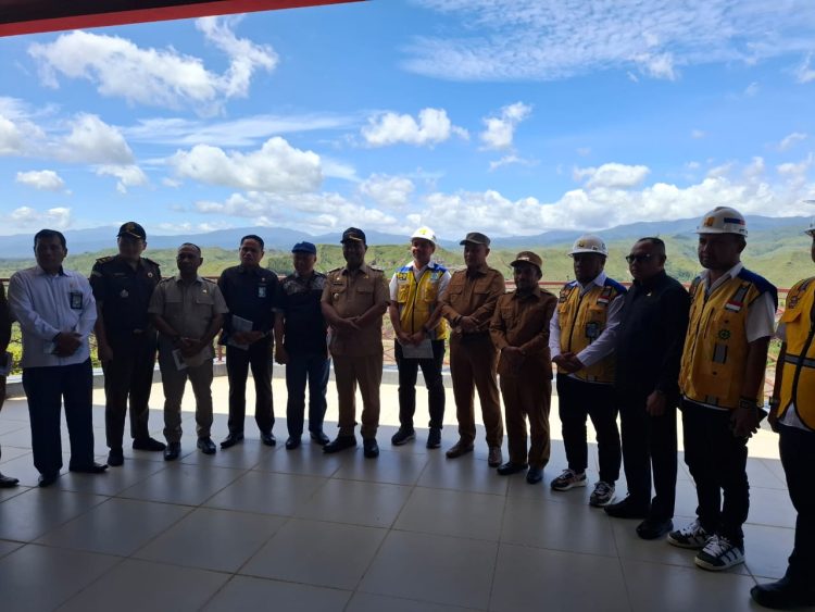 Wagub Maluku Tinjau Bendungan Waiapo, Dorong Percepatan AMDAL dan Alih Fungsi Hutan