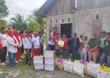 Semangat HUT RI Ke-80 “Merdeka Peduli Sesama”, Lapas Namlea Bagikan Sembako Kepada Masyarakat Sekitar