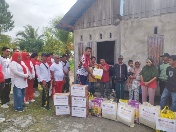 Semangat HUT RI Ke-80 “Merdeka Peduli Sesama”, Lapas Namlea Bagikan Sembako Kepada Masyarakat Sekitar