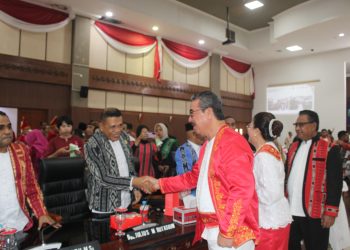 RAPAT PARIPURNA DPRD MALUKU, GUBERNUR : HARMONI SOSIAL ADALAH PONDASI PEMBANGUNAN MALUKU