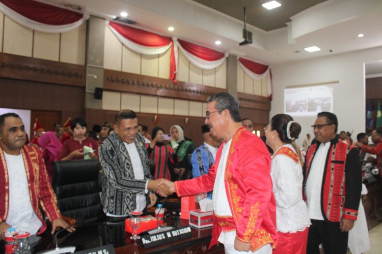 RAPAT PARIPURNA DPRD MALUKU, GUBERNUR : HARMONI SOSIAL ADALAH PONDASI PEMBANGUNAN MALUKU