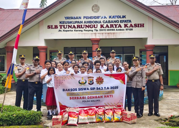 Siswa  SIP Angkatan 54  Gelombang II Resimen  Citta Dharma Laksita Gelar Bakti Sosial di SLB Tuna Rungu Karya Kasih