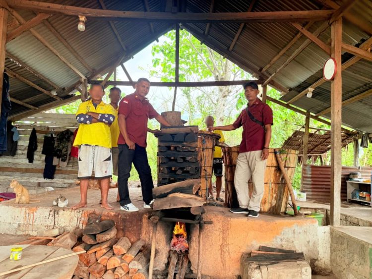 Optimalkan Produk UMKM, Lapas Namlea Intensifkan Produksi Minyak Kayu Putih LAPANAM