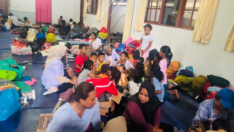 IDI Bersama Dinsos Ambon Gelar Bakti Sosial Peduli Warga Korban Konflik Sosial Desa Hunuth