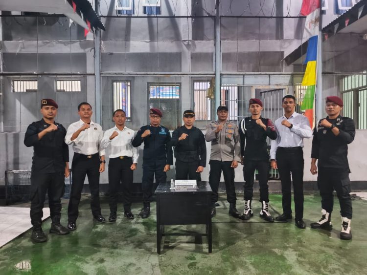 Gelar Razia Malam, Warga Binaan Lapas Wahai Bersih dari Narkoba