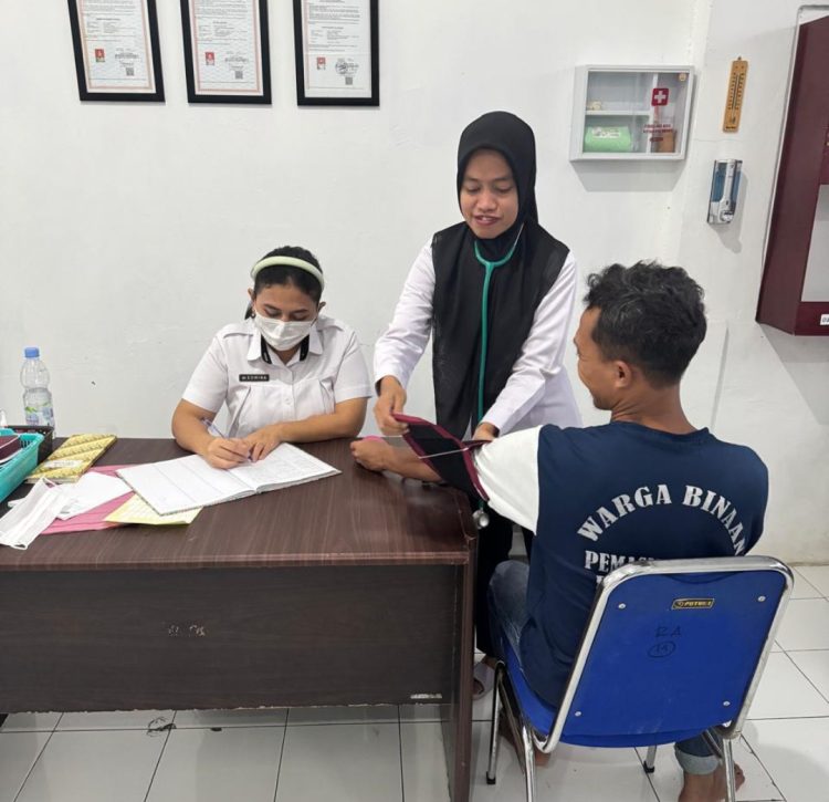 Musim Hujan Rentan Penyakit, Rutan Ambon Bergerak Cepat Lakukan Pemeriksaan Kesehatan