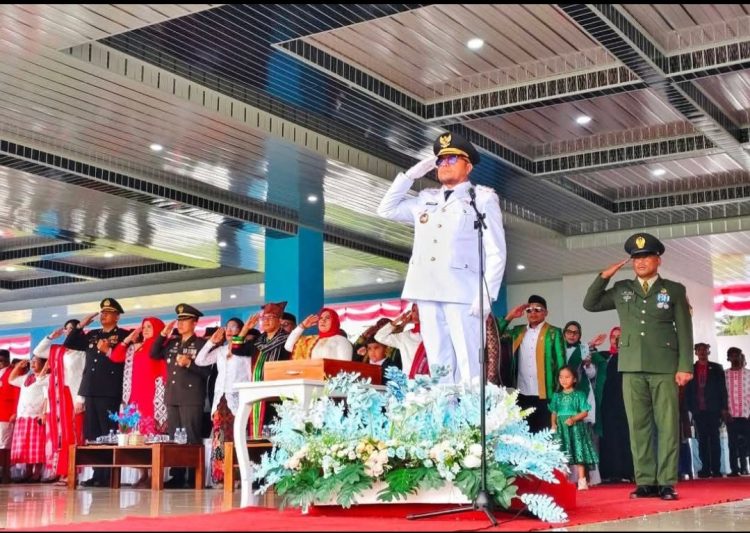 Bupati Bursel La Hamidi Perdana Pimpin Upacara HUT RI Ke-80 di alun – alun Kota Namrole