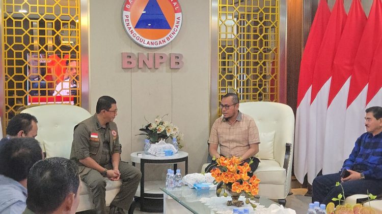 Kepala BNPB Letjen TNI Suharyanto Menerima Kunjungan Bupati La Hamidi Bahas Program Mitigasi dan Infrastruktur