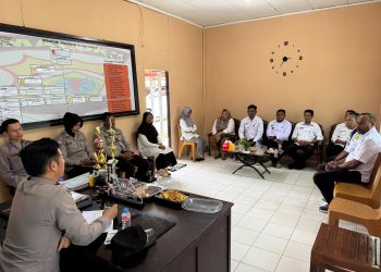 Kapolsek Namlea Ajak Para Kades  Proaktif Menghimbau Warganya  Tak Lagi Jualan dan Mengkonsumsi Miras