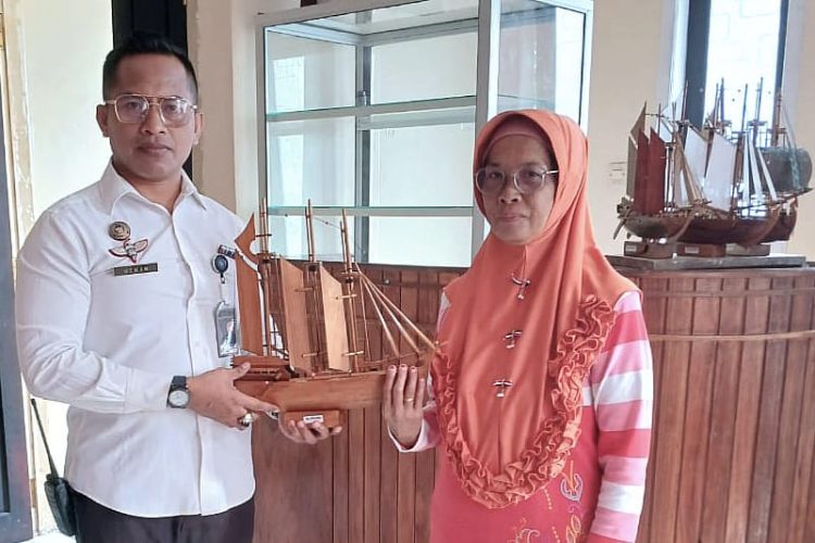 Baru Dipajang, Kapal Pinisi Karya Warga Binaan Lapas Wahai Langsung Terjual