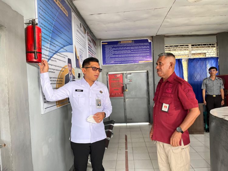 Kakanwil Ditjenpas Maluku Berikan Penguatan Tusi dan Motivasi Bagi Jajaran Petugas Pemasyarakatan Lapas Dobo