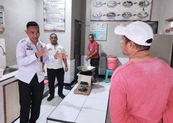 Pastikan Akuntabilitas, Lapas Wahai Ajak Vendor Bama Tinjau Area Dapur