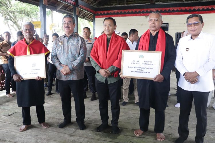 Gubernur Dampinggi Wamen Kehutanan Kunjungi Hutan Adat Hutumuri, Maluku Dijadikan Role Model Nasional