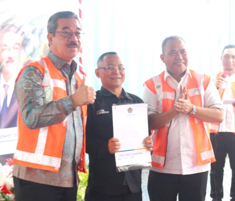 Maluku Ukir Sejarah Baru, Gubernur dan Sekjen Kehutanan Ekspor Perdana Kopal Damar – Pala ke India dan Cina