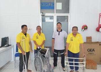 Peduli Mobilitas Lansia, Lapas Namlea Bagikan Alat Bantu Khusus