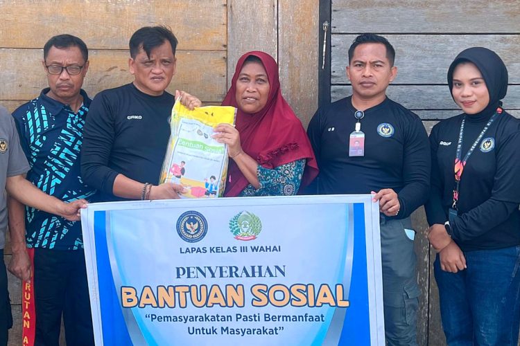 Peduli Ekonomi Warga, Lapas Wahai Kembali Bagikan Bansos