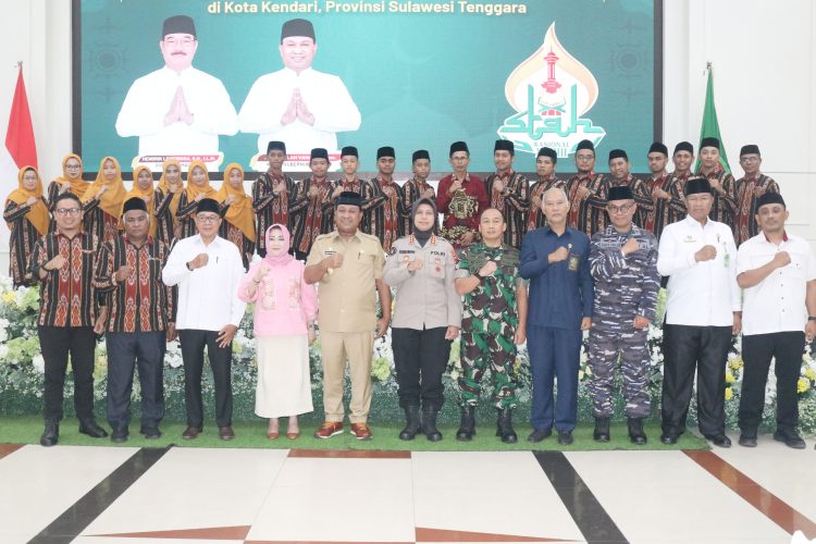 SIAP BERJUANG! KAFILAH TERBAIK MALUKU RESMI DILEPAS WAGUB KE AJANG STQH NASIONAL XXVIII DI KENDARI