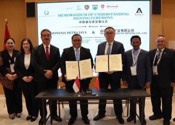 Gubernur Hendrik Lewerissa dan Bupati SBB Asri Arman Hadiri Penandatanganan MoU proyek MIP di Osaka, Jepang