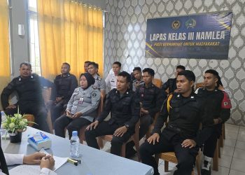 Bangun Chemistry, Kasubsi Kamtib Lapas Namlea Briefing dengan Petugas Jaga