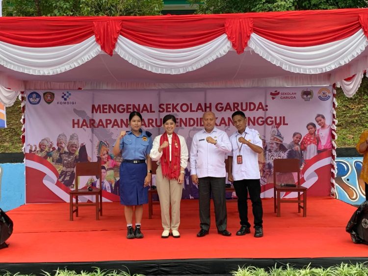 RESMI BERGABUNG PROGRAM SEKOLAH UNGGUL GARUDA, SMA SIWALIMA AMBON MENDAPAT KUNJUNGAN MENKOMDIGI