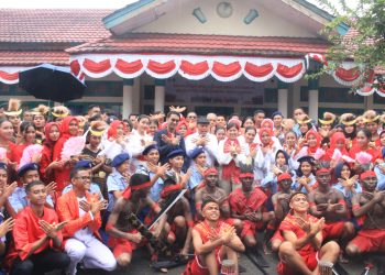 MENTERI KOMDIGI PERKENALKAN SEKOLAH GARUDA DI AMBON