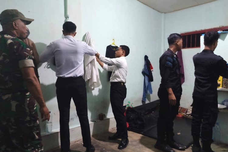 Ciptakan Lingkungan Bersih, Lapas Wahai dan Koramil 1502-05 Gelar Razia Gabungan