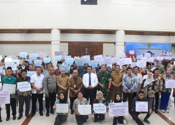 WAKIL GUBERNUR MALUKU IKUTI PELUNCURAN AKAD MASSAL BAGI 800.000 UMKM SECARA DARING
