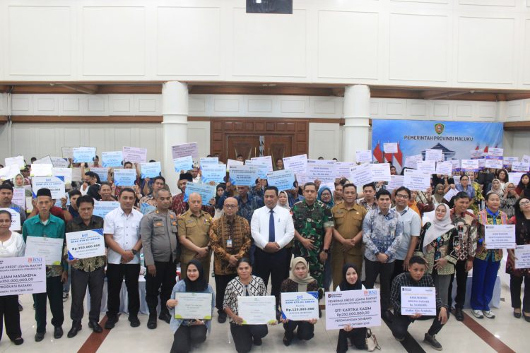 WAKIL GUBERNUR MALUKU IKUTI PELUNCURAN AKAD MASSAL BAGI 800.000 UMKM SECARA DARING