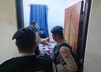 Tim Patroli  Temukan Pasangan Bukan Suami Istri Lagi Ngamar di Penginapan Caca dan Rara