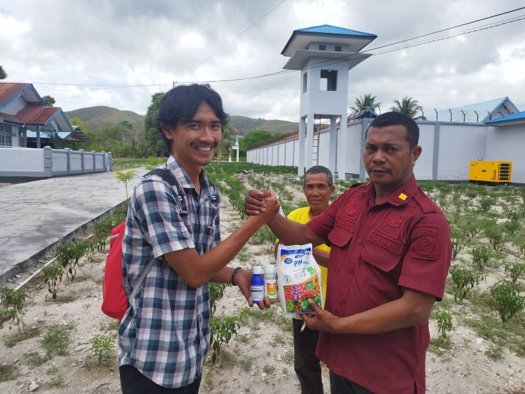 Atasi Hama Pertanian, Lapas Namlea Terima Bantuan Obat-Obatan dari YBTS