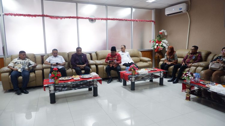 Kanwil Ditjenpas Maluku bersama Kemenko Kumhamimipas Temui Wagub Maluku dan Ketua DPRD bahas Peran Pemda dalam Implementasi KUHP