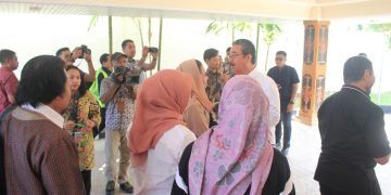 Kunjungan Kerja Komisi V dan Komisi IX DPR RI ke Maluku: Gubernur Hendrik Lewerissa Sambut Langsung Ketua Komisi Lasarus dan Felly Runtuwene