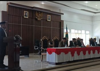 Basir Solissa Ketua Fraksi- P2B DPRD Bursel Terima Ranperda APBD Perubahan 2025 Dengan Cacatan Kritis