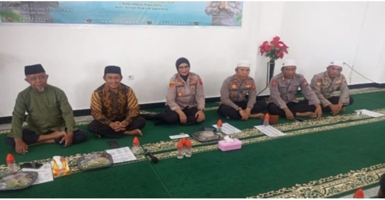 Kapolres Buru, AKBP Sulastri Sukidjang Syukuran di Masjid Ar-Riyah