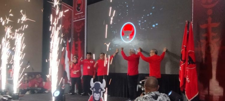 “Benhur Watubun Pimpin Maluku! DPD PDI Perjuangan Kukuhkan Kepengurusan Baru, Getarkan Semangat Menuju Pemilu 2029”