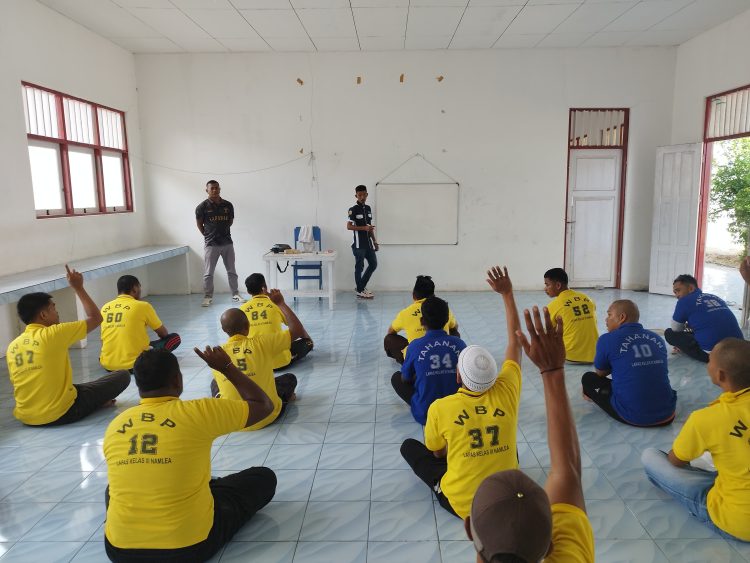 Siap Hasilkan Karya Terbaik, Warga Binaan Lapas Namlea Antusias Ikuti Pelatihan Pengelasan