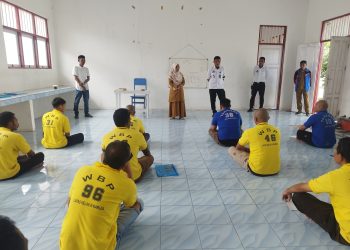 Tinjau Progres Pelatihan, Hasil Karya Pengelasan Warga Binaan Lapas Namlea Diapresiasi Kepala BLK Buru