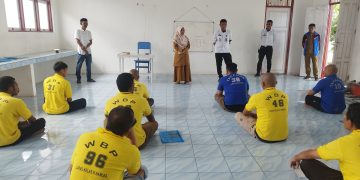 Tinjau Progres Pelatihan, Hasil Karya Pengelasan Warga Binaan Lapas Namlea Diapresiasi Kepala BLK Buru