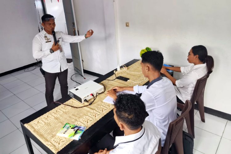Tanamkan Jiwa Profesionalisme: Peserta Magang Kemenaker di Lapas Wahai Dibekali Materi Kamtib