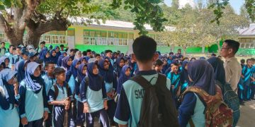 Iptu Charles Mangente SMPN 2 Buru Desa Jikumerasa