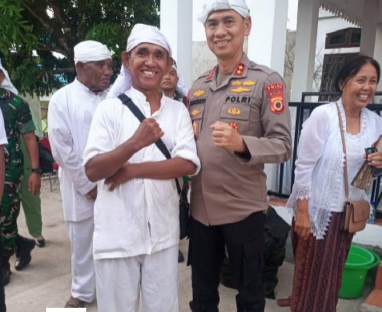 Kapolda Maluku Irjen Pol. Prof. Dr. Dadang Hartanto Hadiri Pagelaran Budaya Ma’atenu di Desa Pelauw