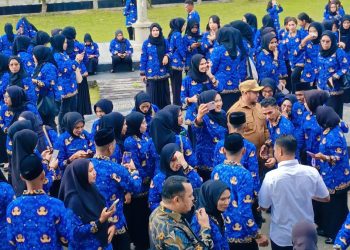 Bupati La Hamidi Serahkan SK Pengangkatan Ratusan PPPK Penuh Waktu Tahap II
