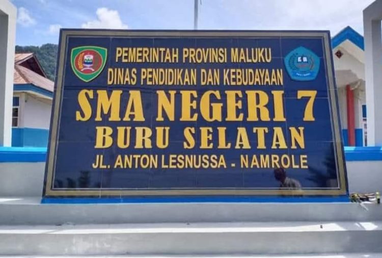 Isu Diskriminasi Mencuat, La Ampo Dinilai Belum Pantas Jadi Kepsek Definitif SMAN 7 Bursel