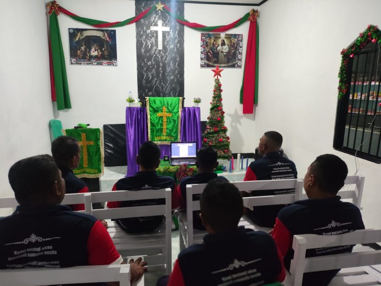 Sukacita Natal di Balik Jeruji, Warga Binaan Lapas Wahai Ikuti Ibadah Virtual Serentak se-Indonesia